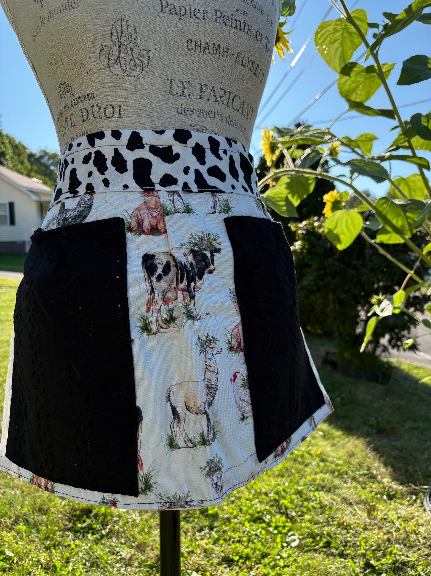 Life on the Farm Half Apron