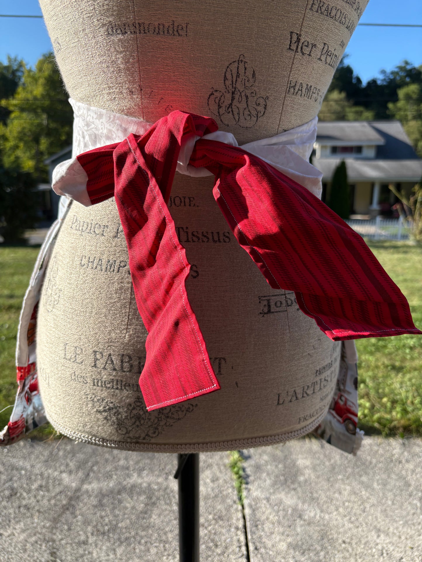 Christmas on the Farm Half Apron